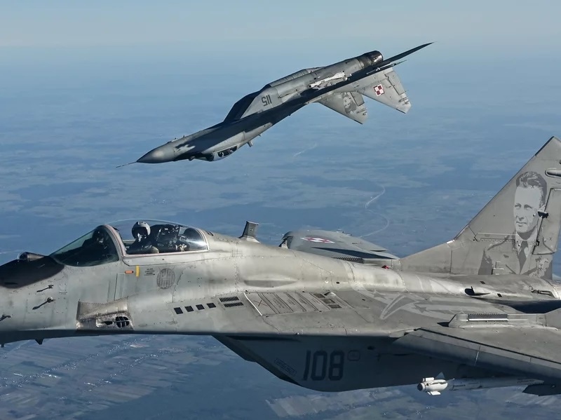 Căng thẳng gia tăng khi Slovakia và Ba Lan cam kết giao máy bay chiến đấu cho Ukraine